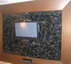 Hotel Wentzl - panel telewizyjny - szkło czarne z wzorem piaskowanym